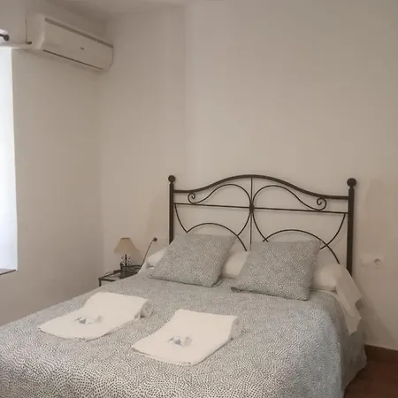 Cibeles 12 Guest house *